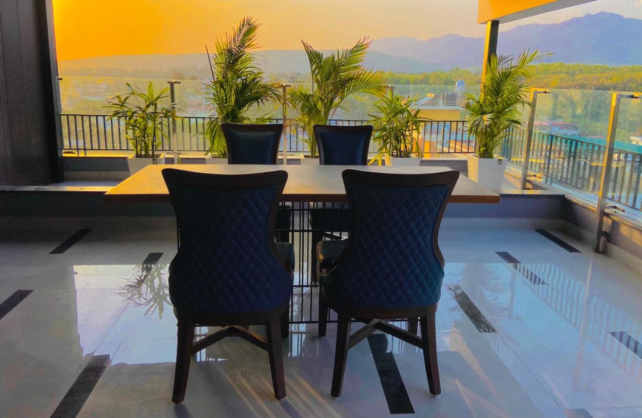 Aura Rooms Dehradun Luaran gambar