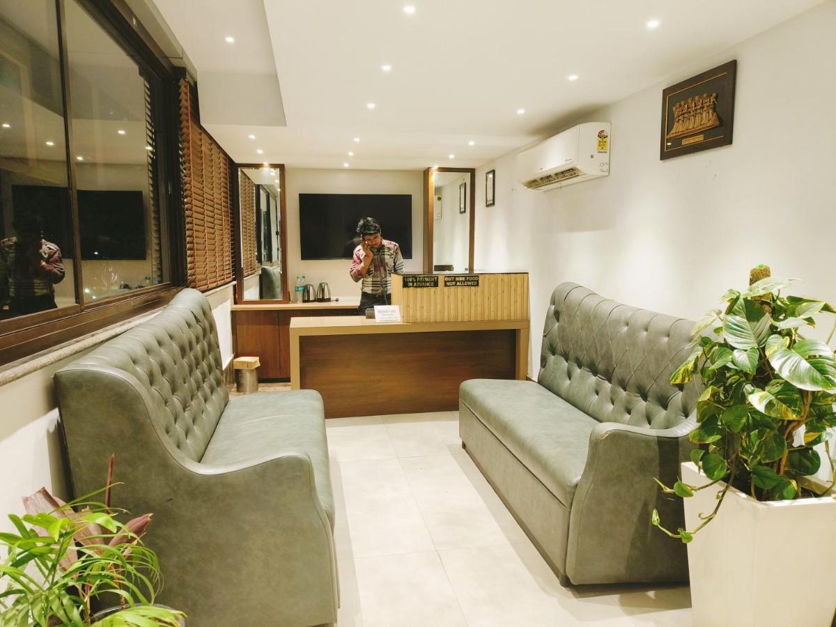 Aura Rooms Dehradun Luaran gambar