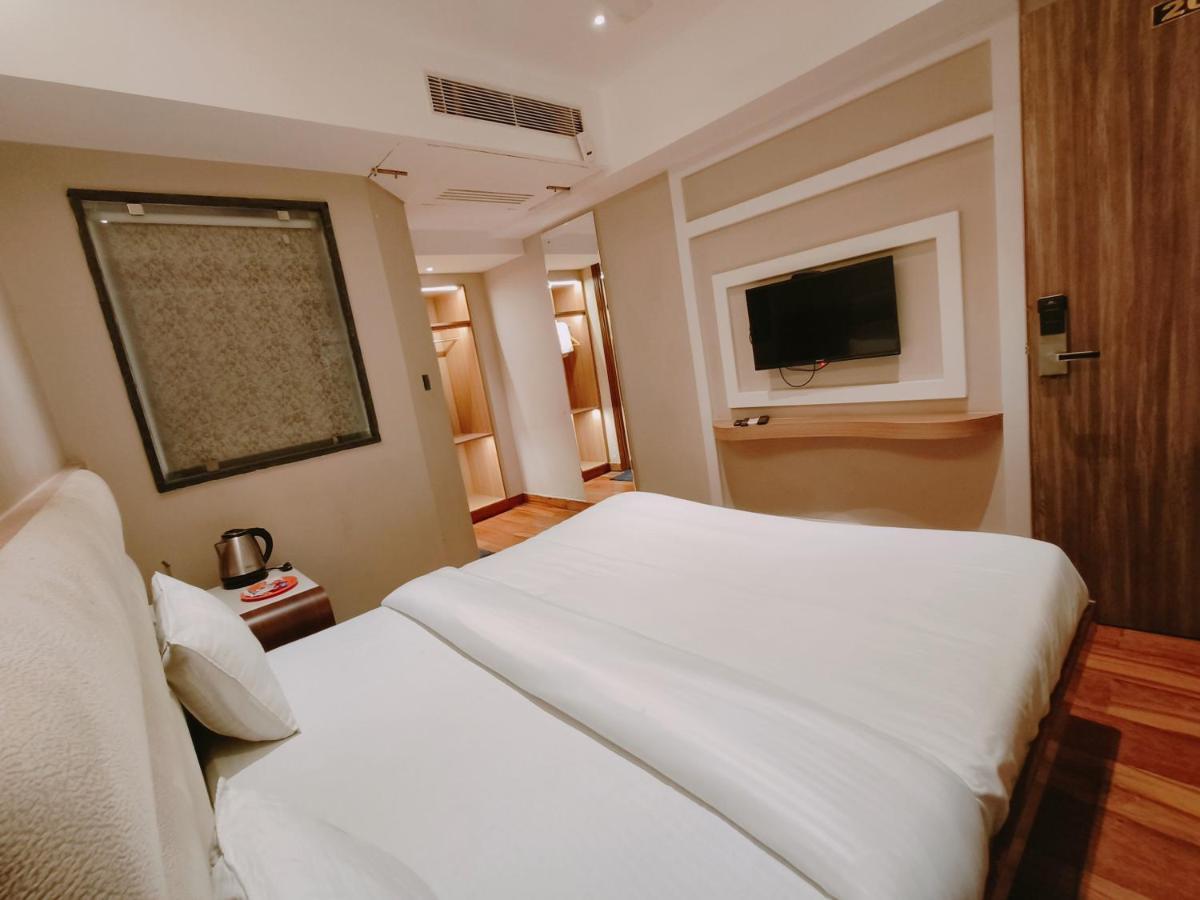 Aura Rooms Dehradun Luaran gambar